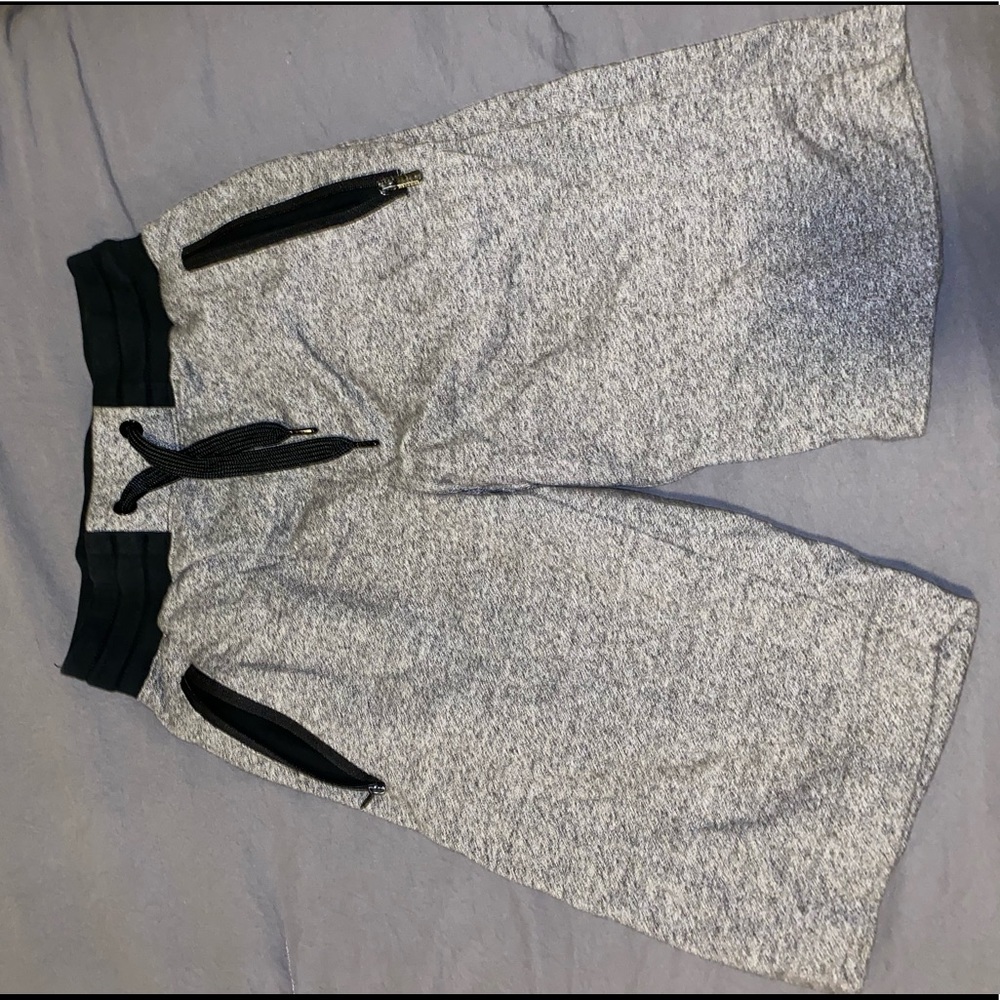 Champs men’s sweats shorts Size medium.